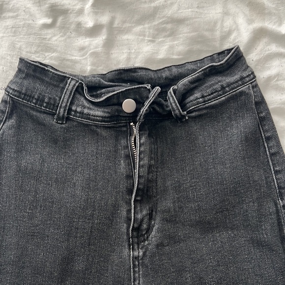 Black flared jeans from SHEIN - Picture 3 of 4